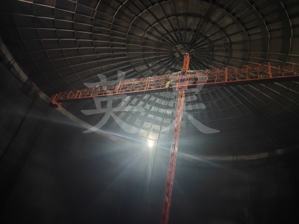 油罐內(nèi)壁防腐升降機(jī) (2)